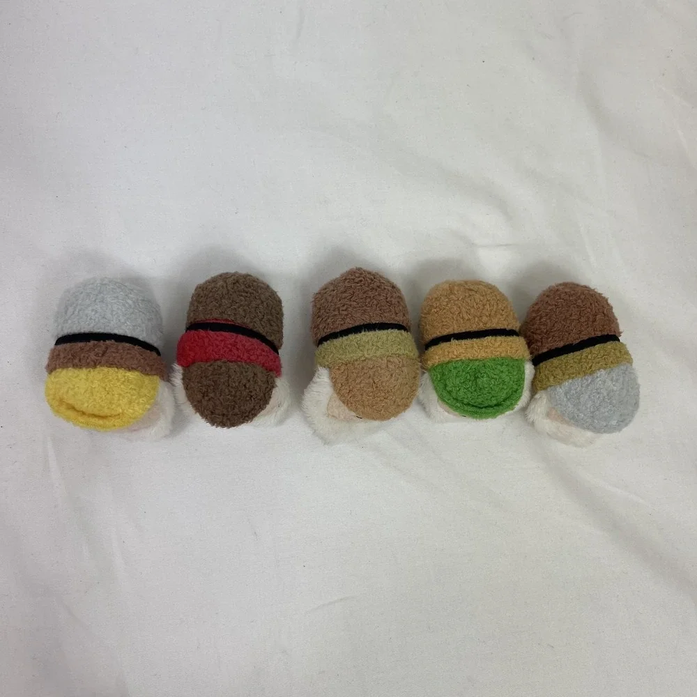 Disney Parks Tsum Tsum Snow White & The Seven Dwarfs Cottage Plush 5‎ Only READ